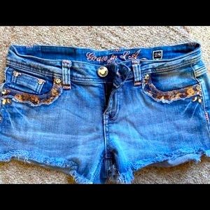 Grace in LA Jean shorts size 28